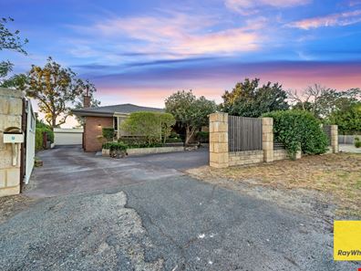 9 Coral Street, Martin WA 6110