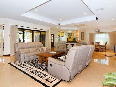 15 Knowles Street, Harvey WA 6220