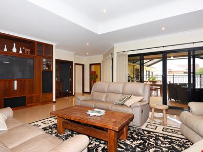15 Knowles Street, Harvey WA 6220