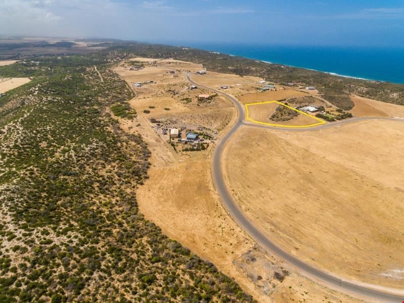 37 African Reef Boulevard, Greenough WA 6532