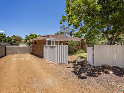 12 Beattie Road, Waggrakine WA 6530