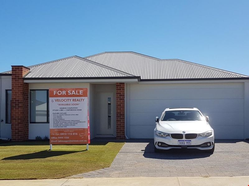 4  Yindi Way, Lake Coogee WA 6166