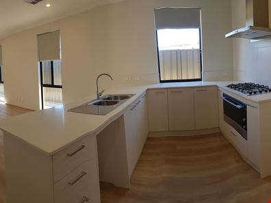 4  Yindi Way, Lake Coogee WA 6166