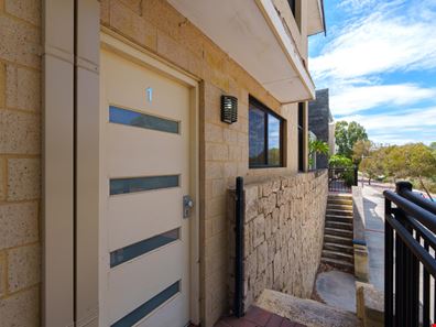 33C Lakeside Drive, Joondalup WA 6027