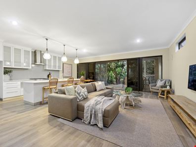 9B Hope Street, Watermans Bay WA 6020