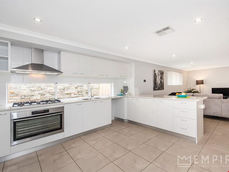 6 Rover Lane, Spearwood WA 6163