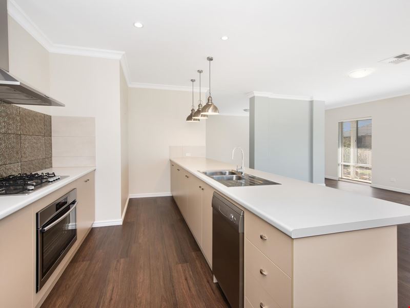 5 Dianthus Way, Strathalbyn WA 6530
