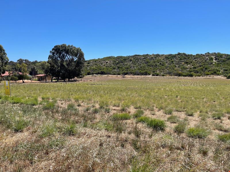 57 Brennand Road, Dongara WA 6525