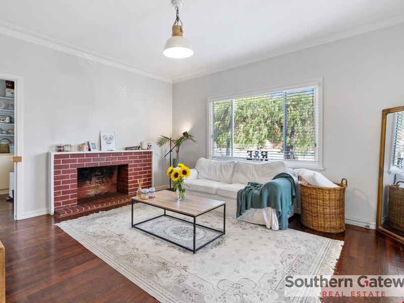 42 Gawler Way, Calista WA 6167