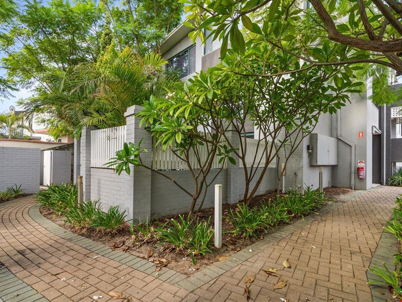 1/140 Melville Parade, Como WA 6152