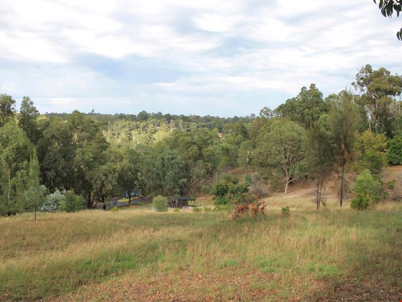 4960 Richardson Road, Stoneville WA 6081