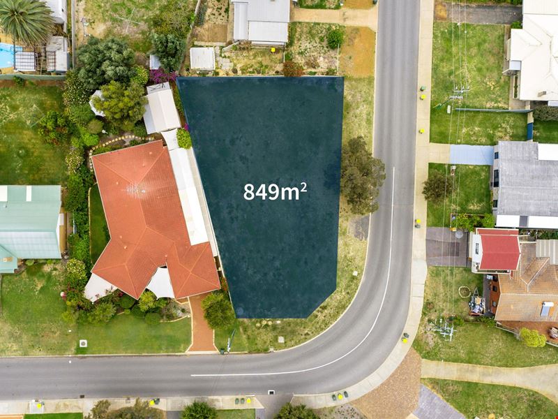 2 Barwell Street, Silver Sands WA 6210