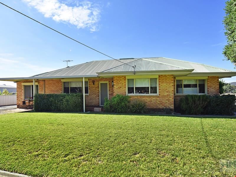466 Railway Parade, Millendon WA 6056