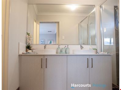 8 Ridgedale Street, Haynes WA 6112