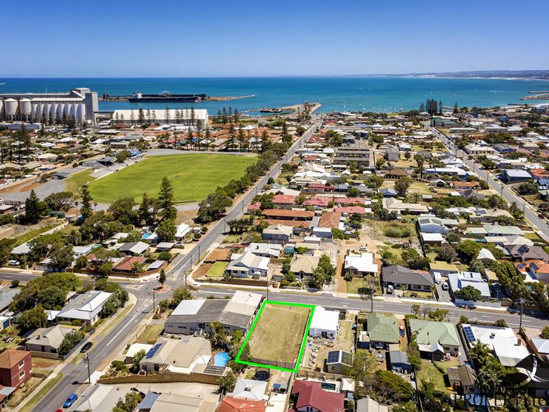 153 Shenton Street, Beachlands WA 6530
