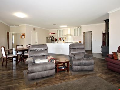 124 Thornton Drive, Uduc WA 6220