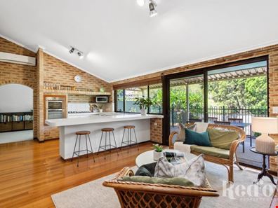 8 Freedman Road, Menora WA 6050