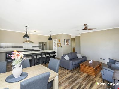 5 Cairn Crescent, Gingin WA 6503