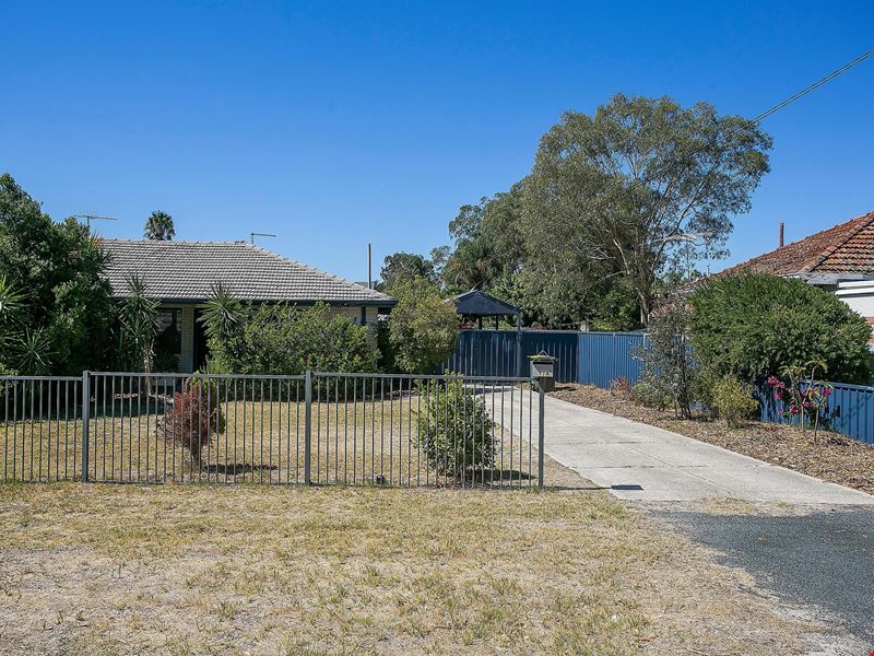 77A Altone Road, Lockridge WA 6054