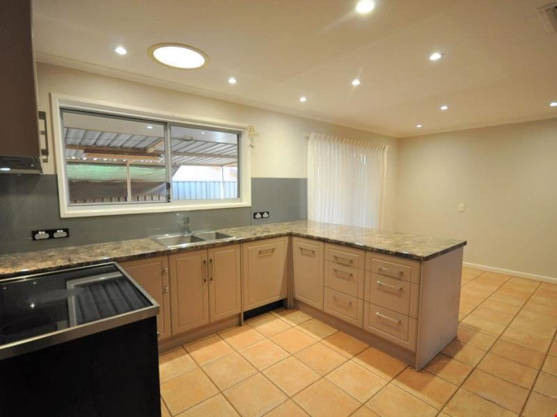 32 Giles Avenue, Newman