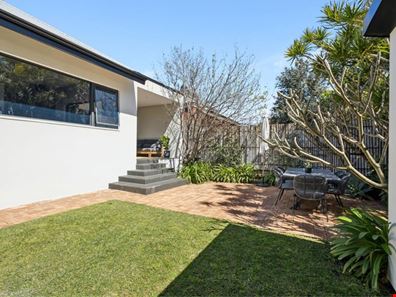 15 Stgezddvens Street, Daglish WA 6008