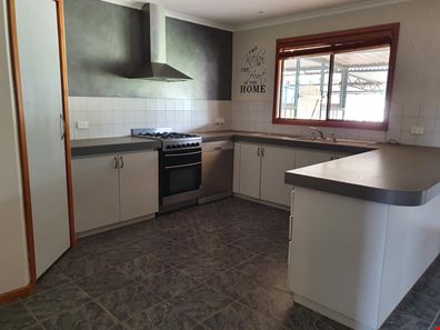 6 WOODHOUSE STREET, Wubin WA 6612