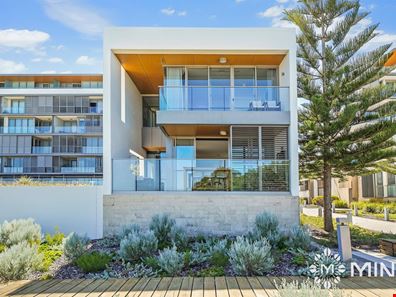 24/21 Ocean Drive, North Coogee WA 6163