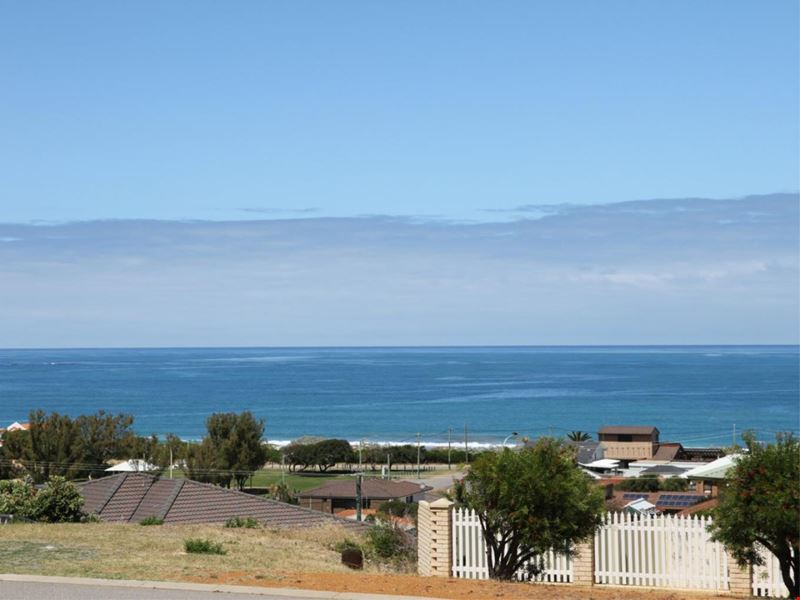 11 Dolphin Street, Mount Tarcoola WA 6530