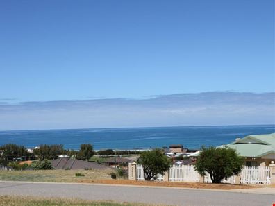 11 Dolphin Street, Mount Tarcoola WA 6530