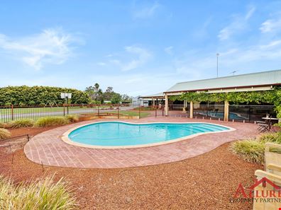 110 Cumming Rd, Oakford WA 6121