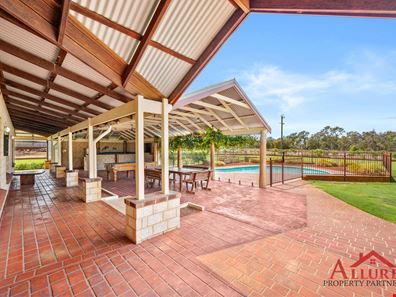 110 Cumming Rd, Oakford WA 6121