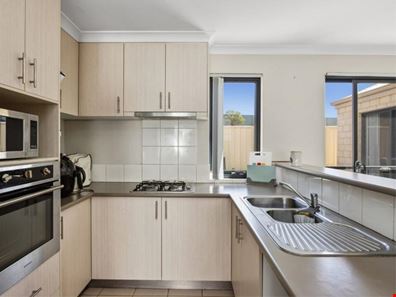 8/107 Bluegum Road, Beechboro WA 6063
