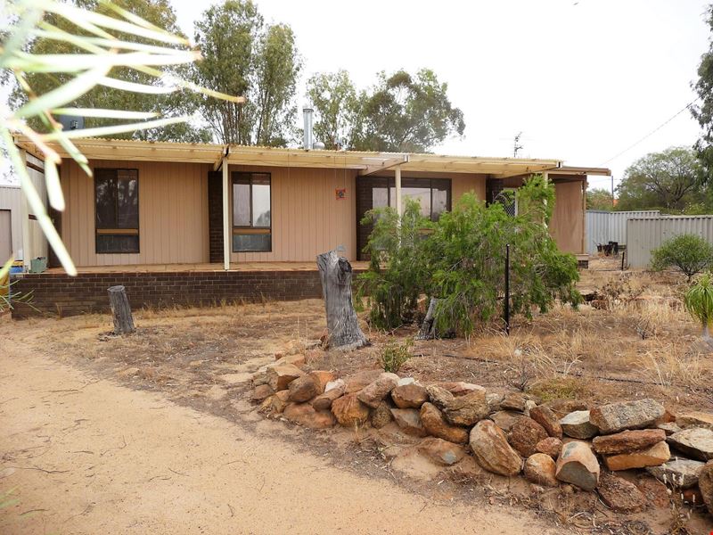 2 PLESTER PLACE, Quairading WA 6383