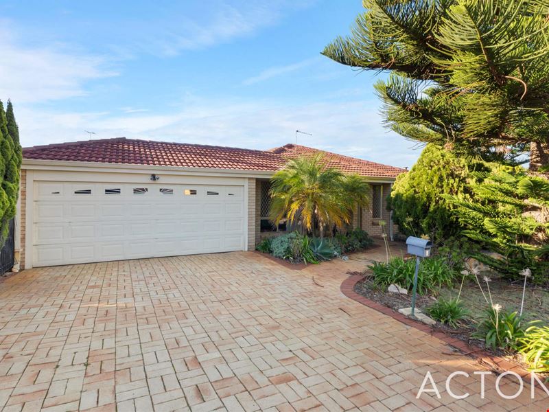 1 Gumina Place, Lake Coogee WA 6166