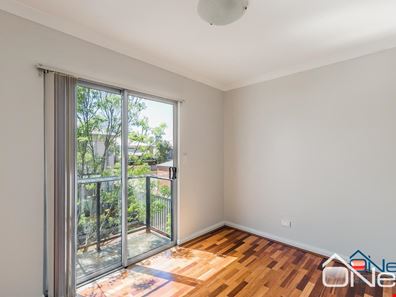 26/12 Davis Road, Kelmscott WA 6111