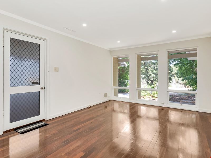 8A Ardessie Street, Ardross WA 6153