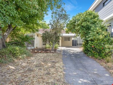 8A Ardessie Street, Ardross WA 6153