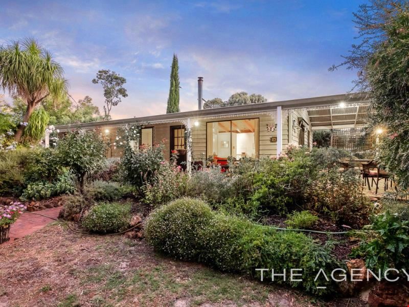 15 Birch Place, Stoneville WA 6081