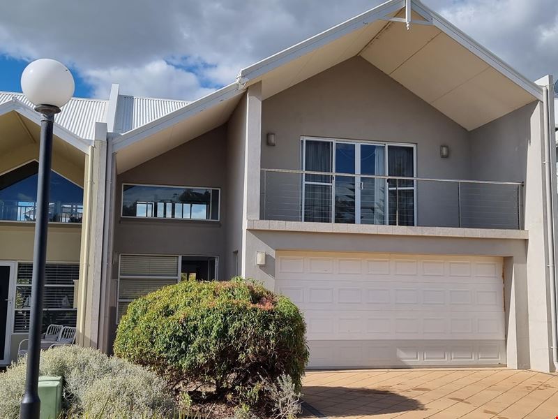 25/2 Robertson Road, Ledge Point