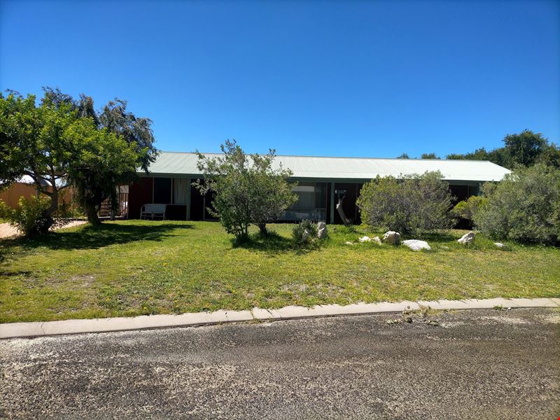 12 Thomas Place, Lancelin WA 6044