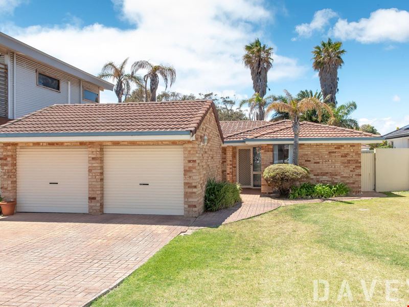 35 Flora Terrace, Watermans Bay WA 6020