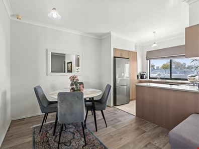40/17 Southdown Place, Thornlie WA 6108