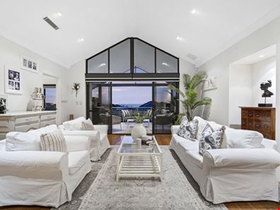 55 Romano Crescent, Iluka WA 6028