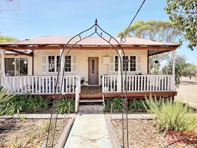 18 Beeston Street, Cuballing WA 6311