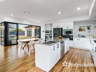 2 Ardfin Street, Dunsborough WA 6281