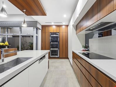 21 Moulden Avenue, Yokine WA 6060