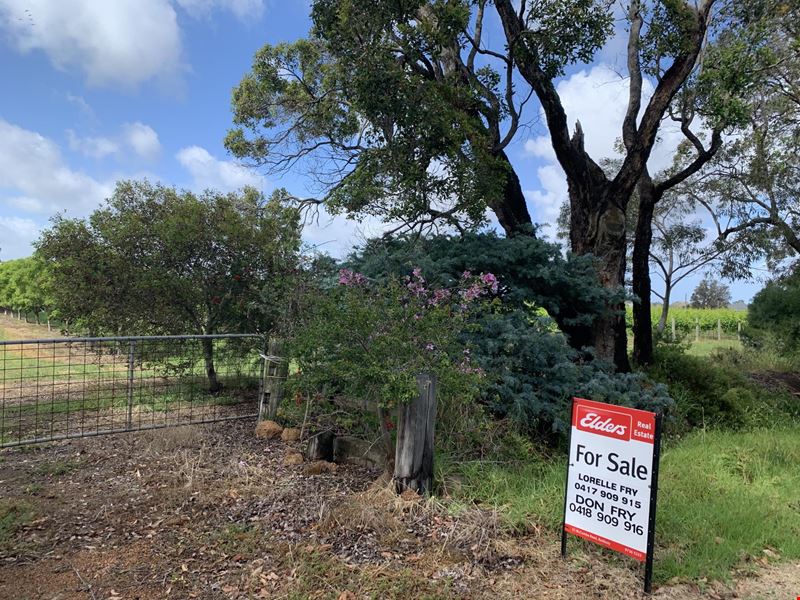 221 HERBERT ROAD, Harvey WA 6220