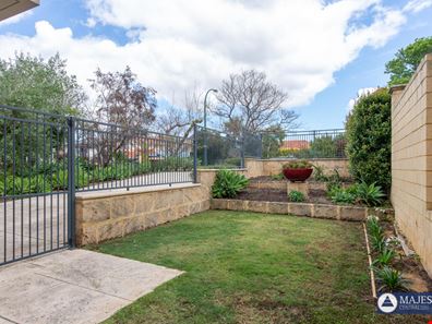 20 Sulman Avenue, Salter Point WA 6152