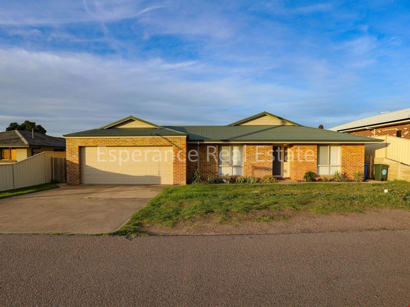15 Wiseman Street, Castletown WA 6450