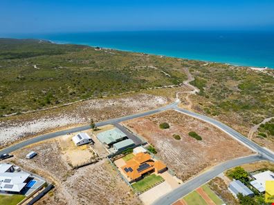 2 Larwood Elbow, Seabird WA 6042